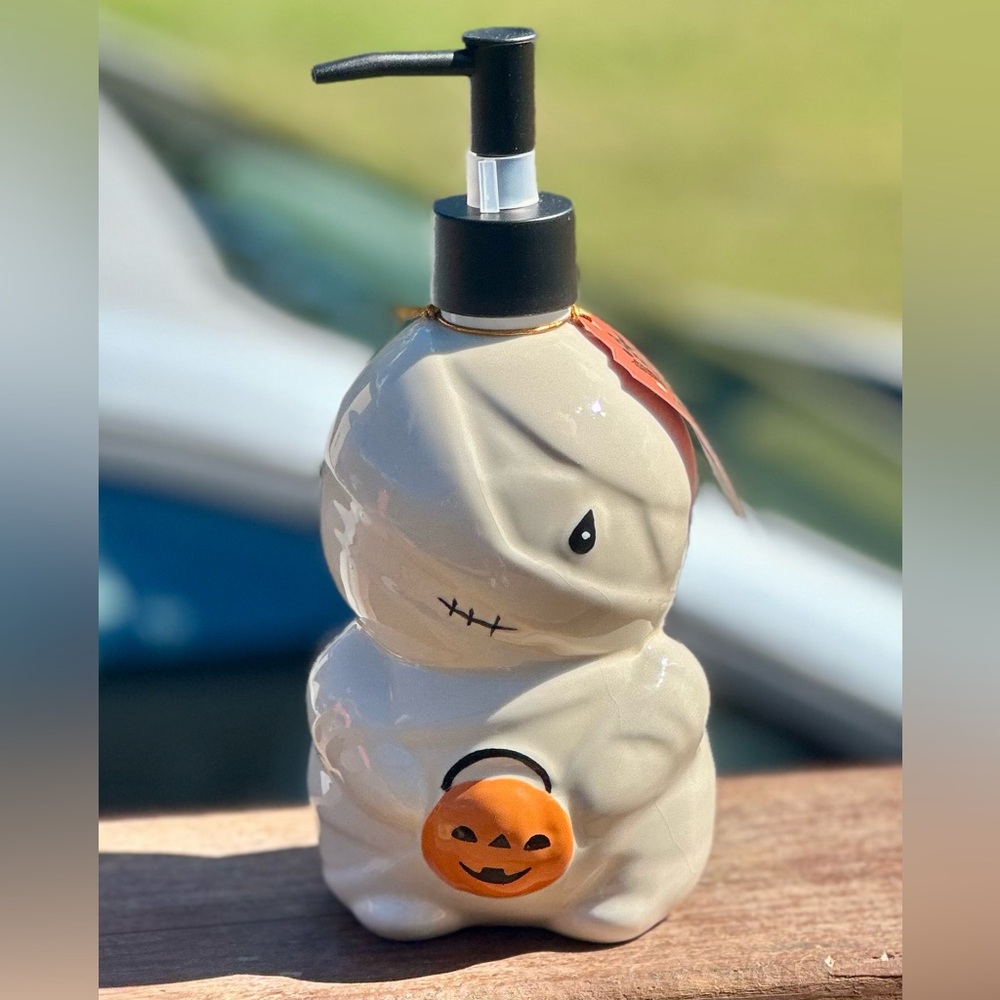 Maison De Base NWT Ceramic Mummy Soap Dispenser-Candy Basket marshmallow fluff